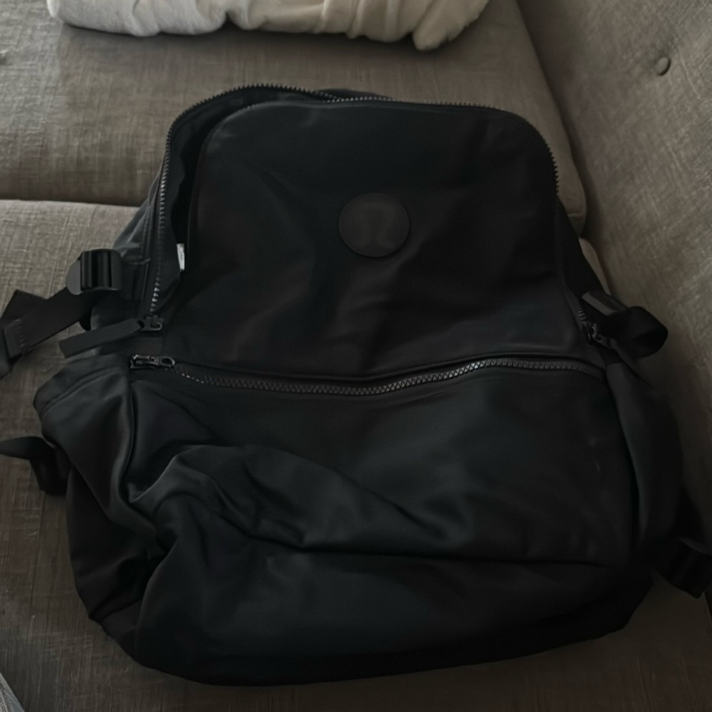 Lululemonn new crew backpack